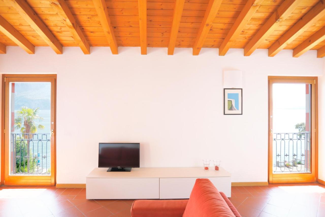 Iseolakerental - Casa Del Pescatore Riva di Solto Eksteriør billede