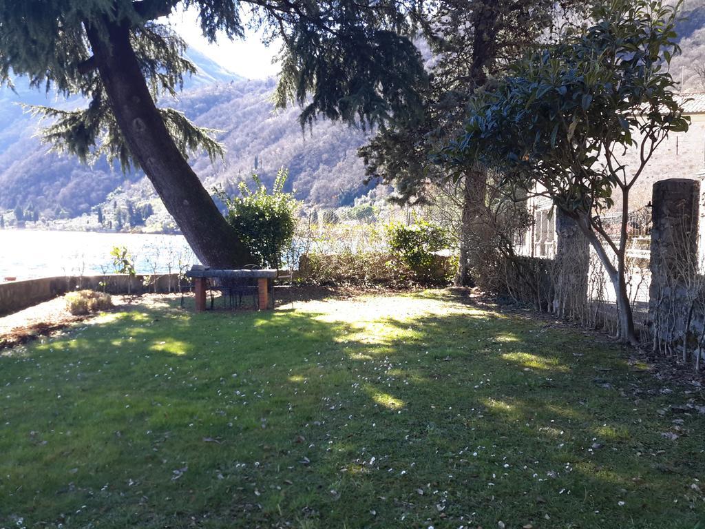 Iseolakerental - Casa Del Pescatore Riva di Solto Eksteriør billede